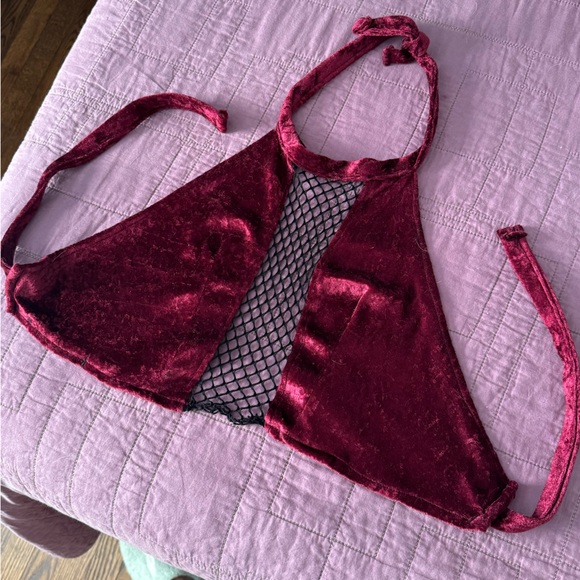 Velvet halter - Picture 2 of 3